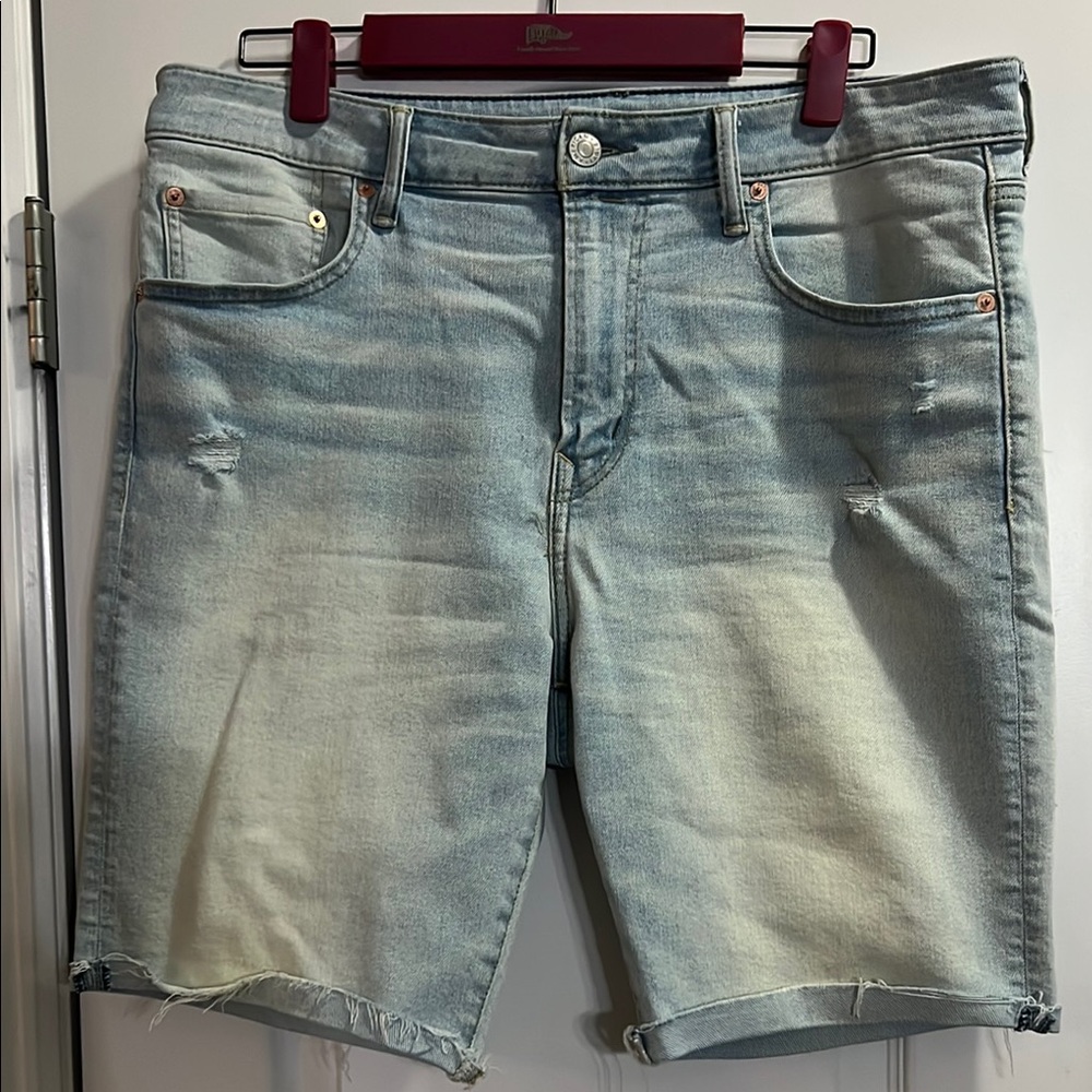 Men's LIKE NEW Light Blue Denim American Eagle shorts. Size-36